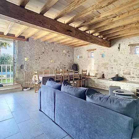 Ste Catherine Nyaraló